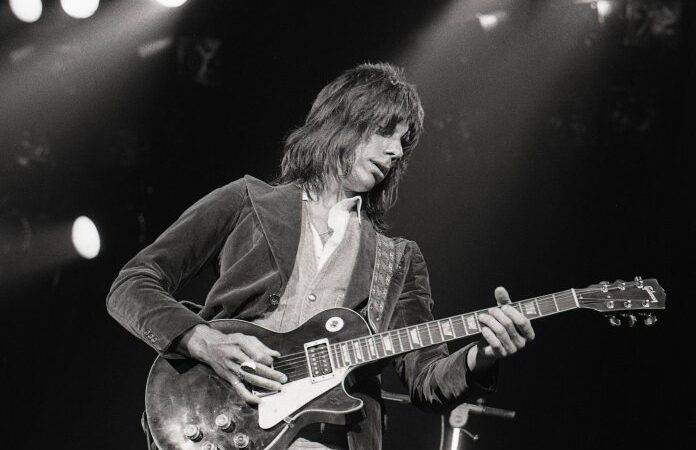 “É hora de nos separarmos delas como Jeff desejava”: 90 guitarras de Jeff Beck, incluindo sua Gibson Les Paul ‘Oxblood’, estão indo para leilão